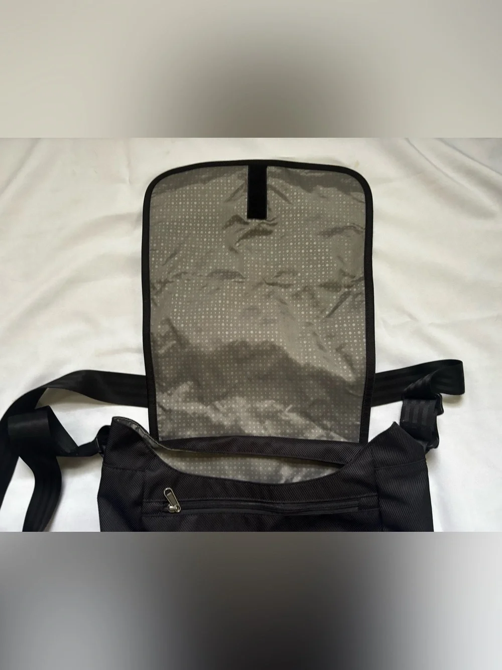 Columbia Multi Purpose Shoulder Bag in Black/Grey Sz OS